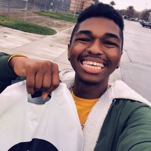 Meet your Posher, Dennis